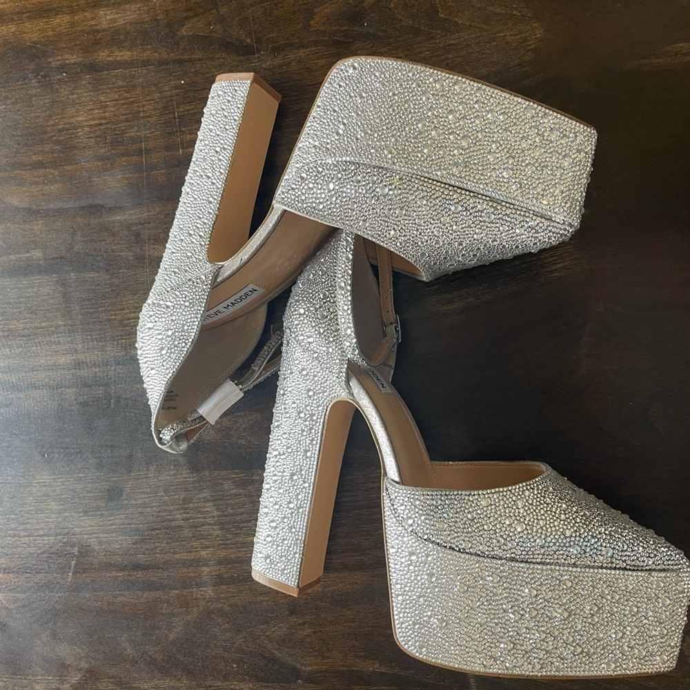 Steve Madden Prompt Rhinestone Platform Pumps - Picture 8 of 9